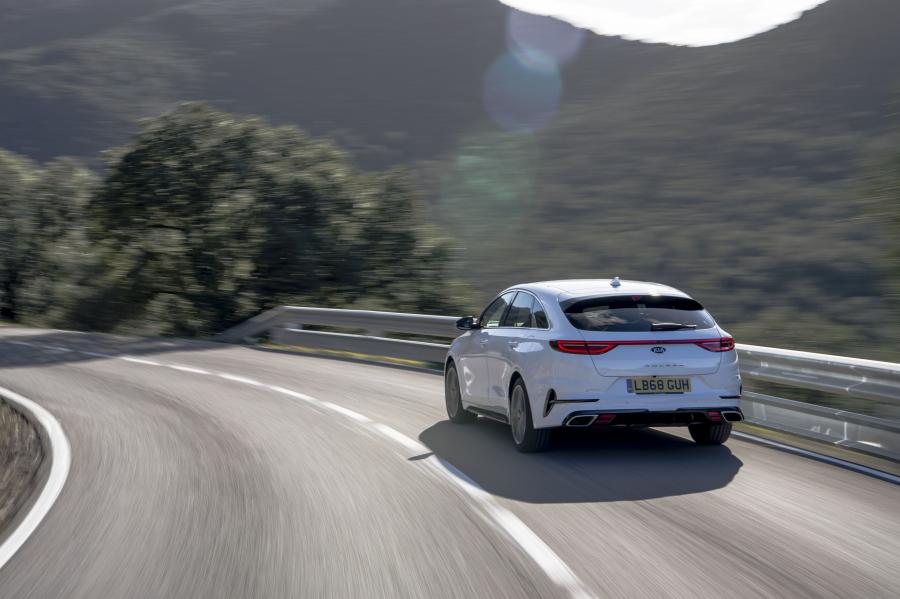  Kia ProCeed GT 2019 года  (фото 33 из 41)